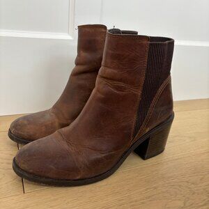 Genuine Leather Brown ALDO Chelsea Boots - Women's 9